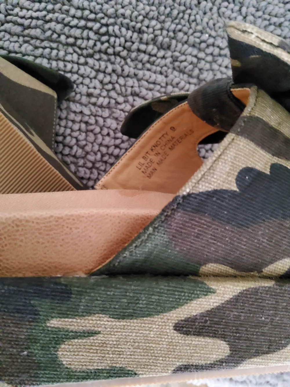 Womens Camo Bow Slide Sandals - Green Camo Size 9